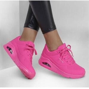 New Sketchers Hot Pink
Street Womans Sneakers. Size 9.5